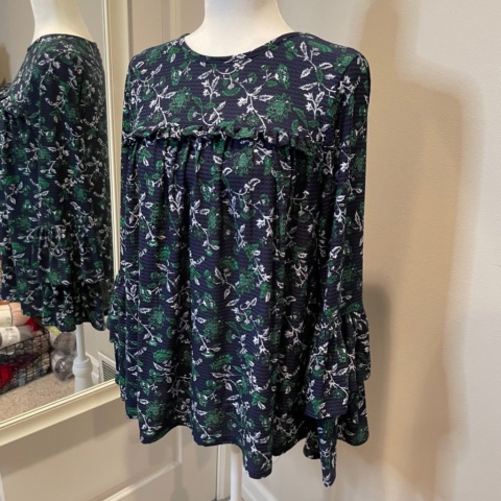 3 for $22 - Michael Michael Kors Double-bell Long Sleeve Top - M - Picture 2 of 9